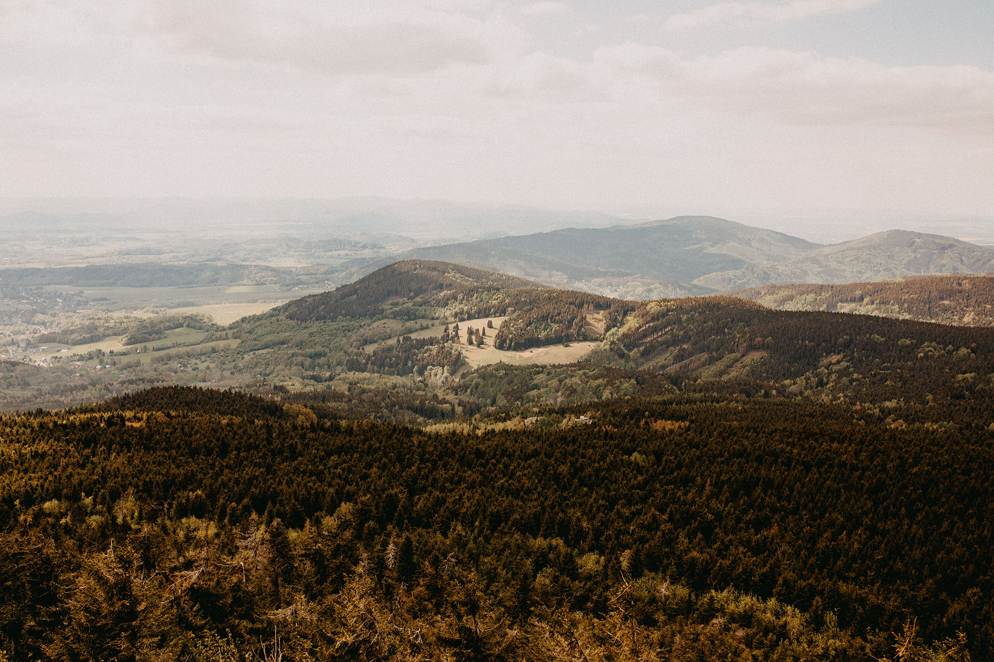 Panorama Karkonoszy z masywu Śnieżki